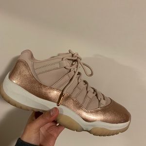 Air Jordan 11 rose gold